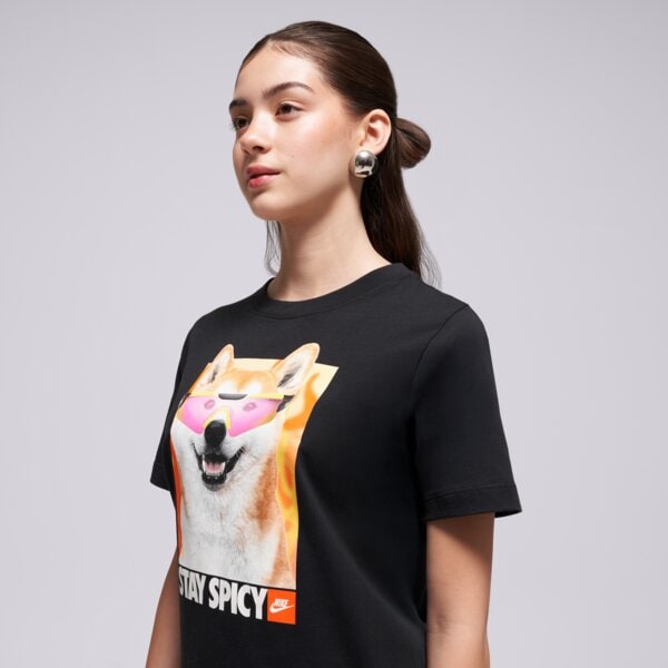 Детска тениска NIKE ТЕНИСКА K NSW TEE PHOTO SHIBA GIRL hv5206-010 цвят черен