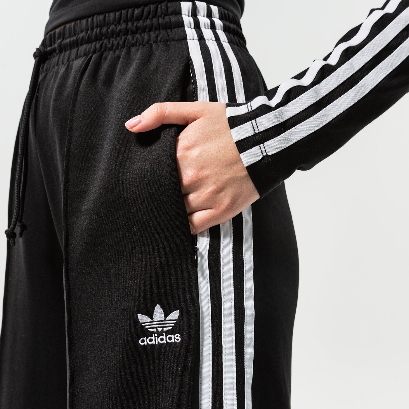 Дамски панталони ADIDAS ПАНТАЛОНИ RELAXED PANT PB gd2273 цвят черен