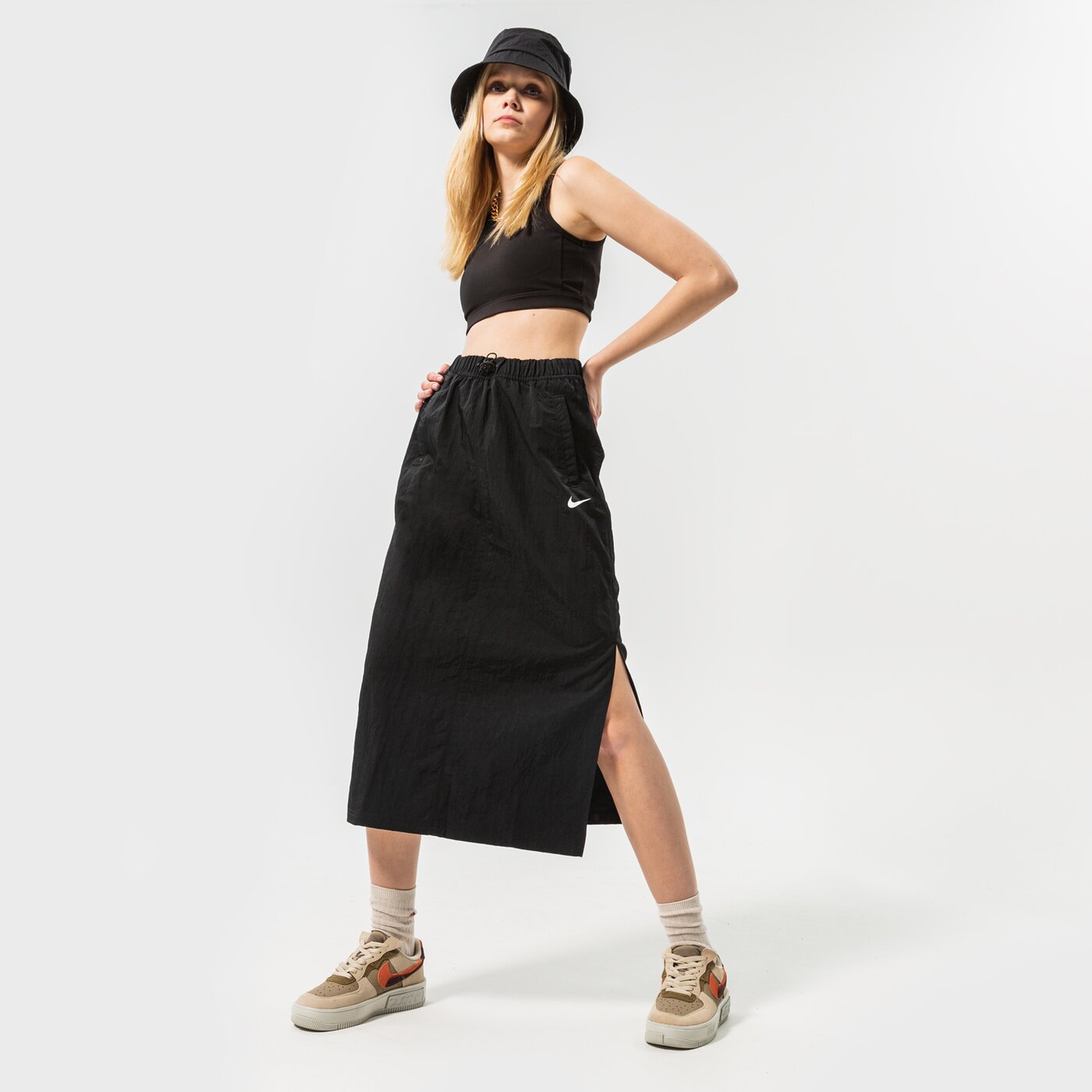 Дамски NIKE ПОЛА W NSW ESSNTL WVN HR SKIRT FL dm6249-010 цвят черен