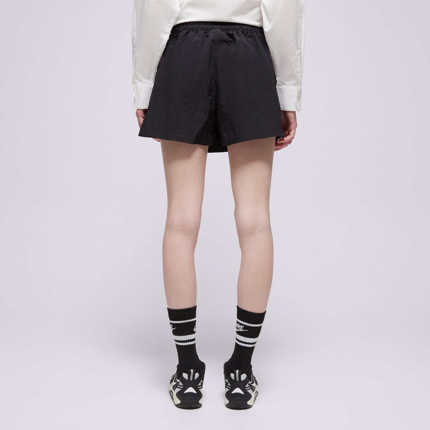 Дамски къси панталони NIKE ШОРТИ W NSW ESSNTL WVN MR 3" SKORT hm6979-010 цвят черен