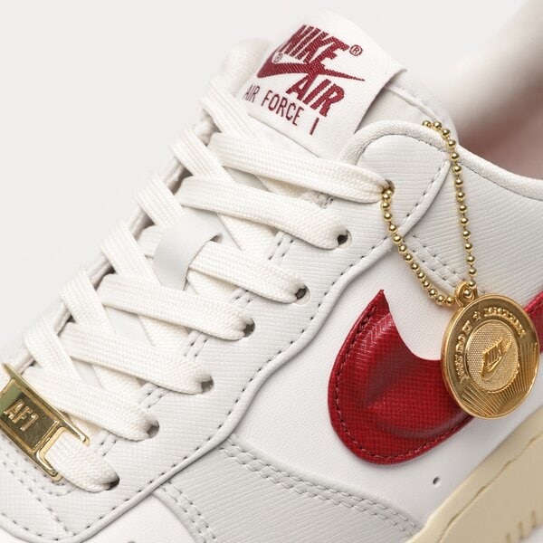 Дамски маратонки NIKE AIR FORCE 1 '07 SE dv7584-001 цвят многоцветен