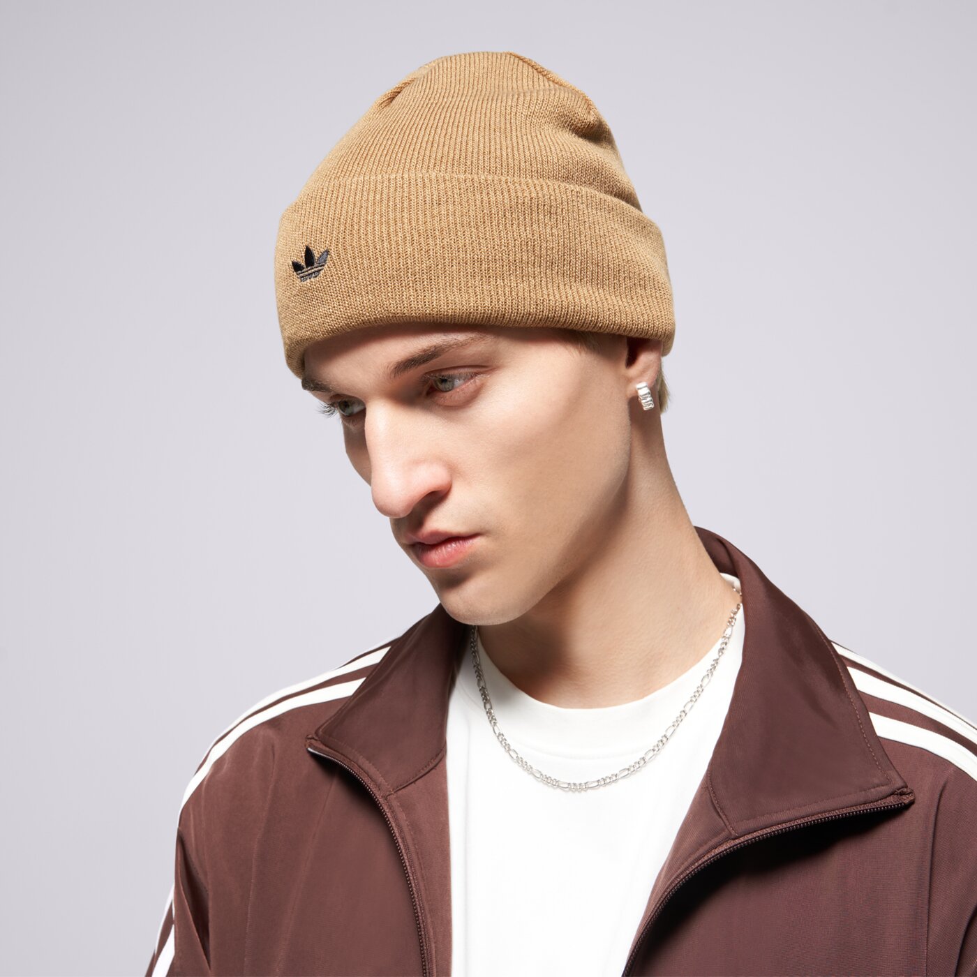 Дамска зимна шапка ADIDAS ШАПКА ADICOLOR CUFF B jw1115 цвят кафяв