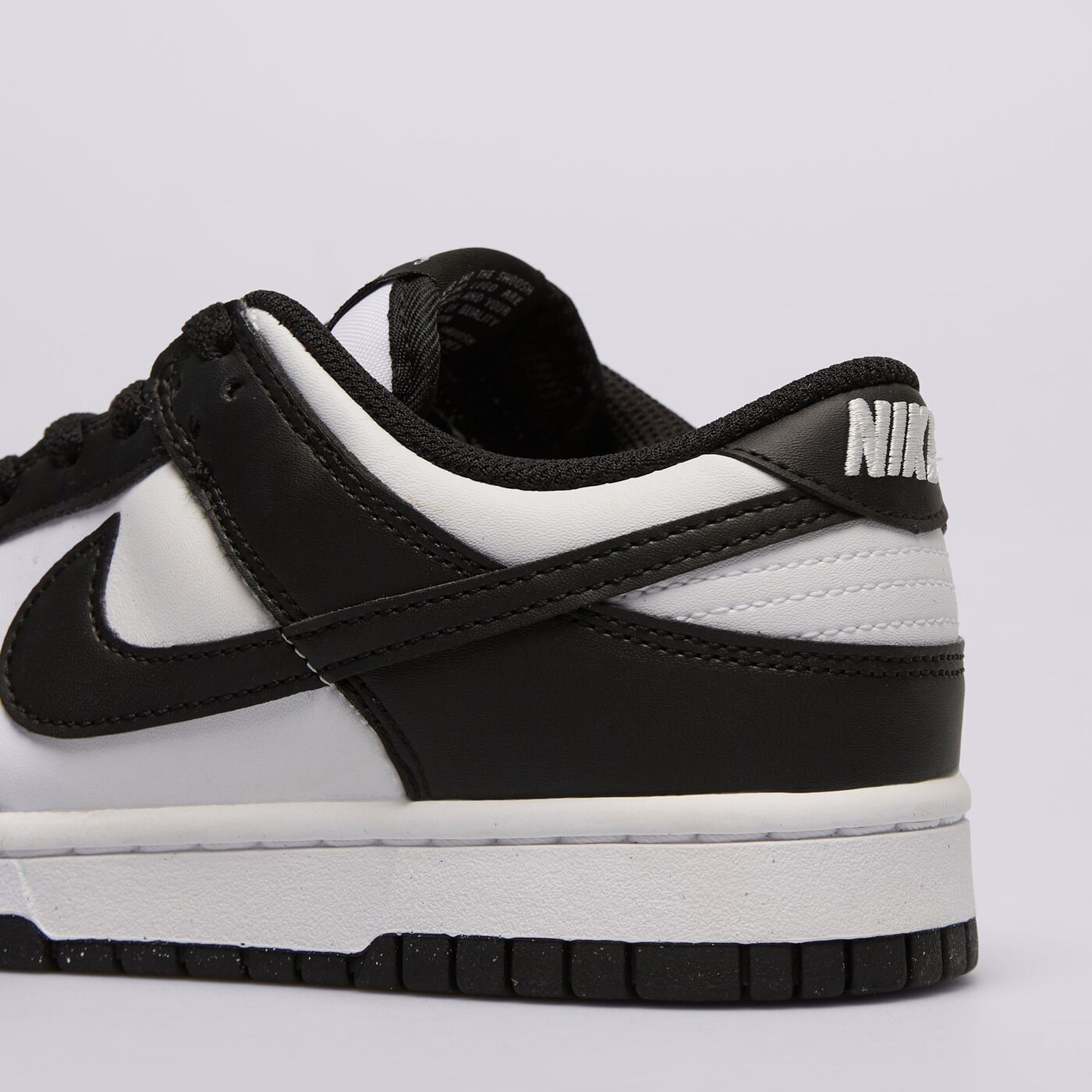 Дамски маратонки NIKE DUNK LOW NEXT NATURE dd1873-102 цвят черен