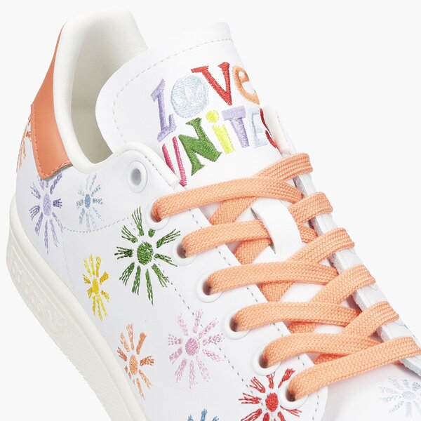 Дамски маратонки ADIDAS STAN SMITH PRIDE gw2417 цвят бял