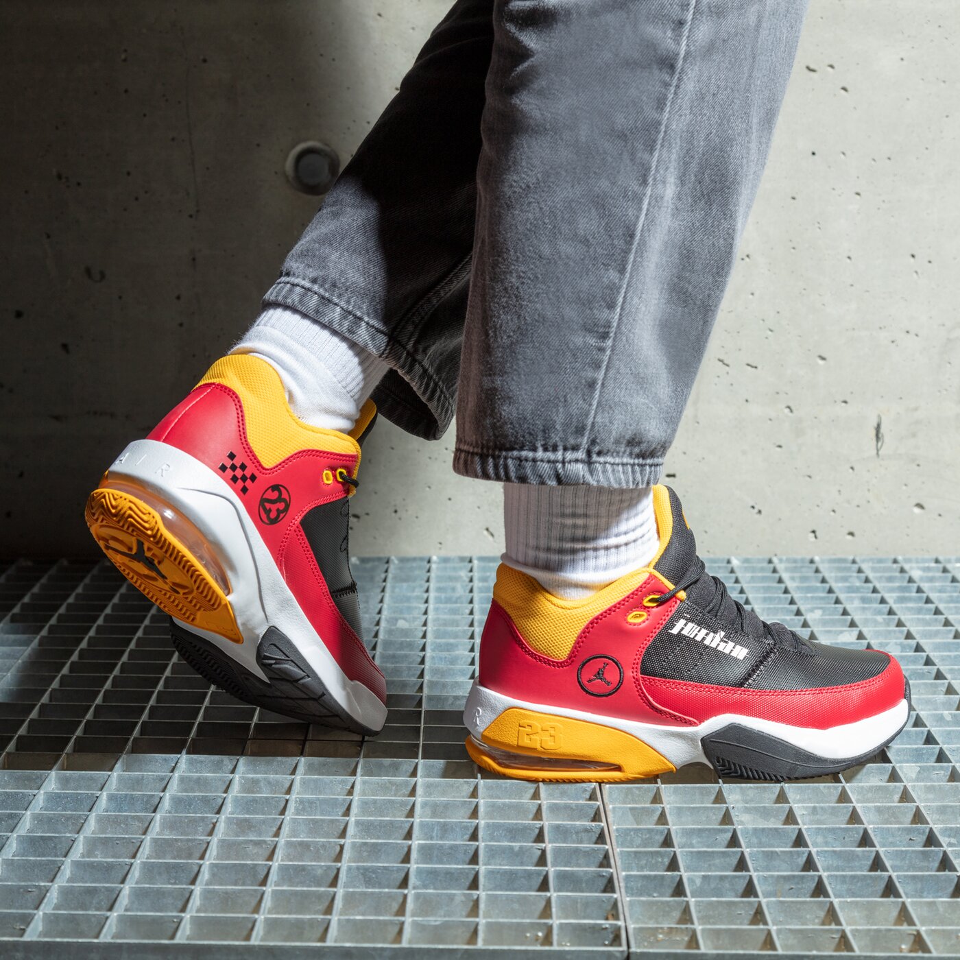 Детски маратонки JORDAN MAX AURA 3 SE (GS) dj6245-607 цвят многоцветен