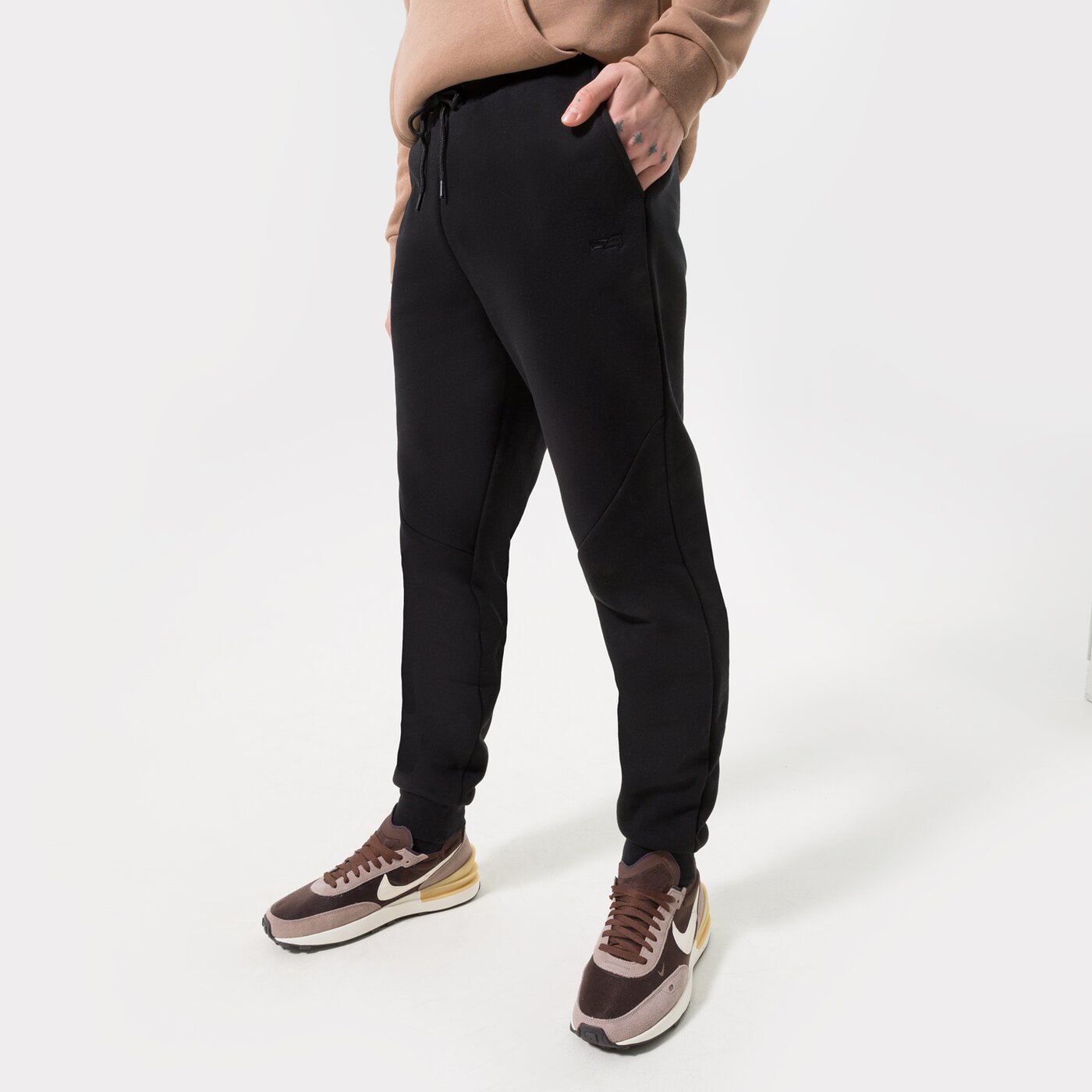 Мъжки панталони CONFRONT ПАНТАЛОНИ ESSENTIAL BLACK cf123spm90001 цвят черен