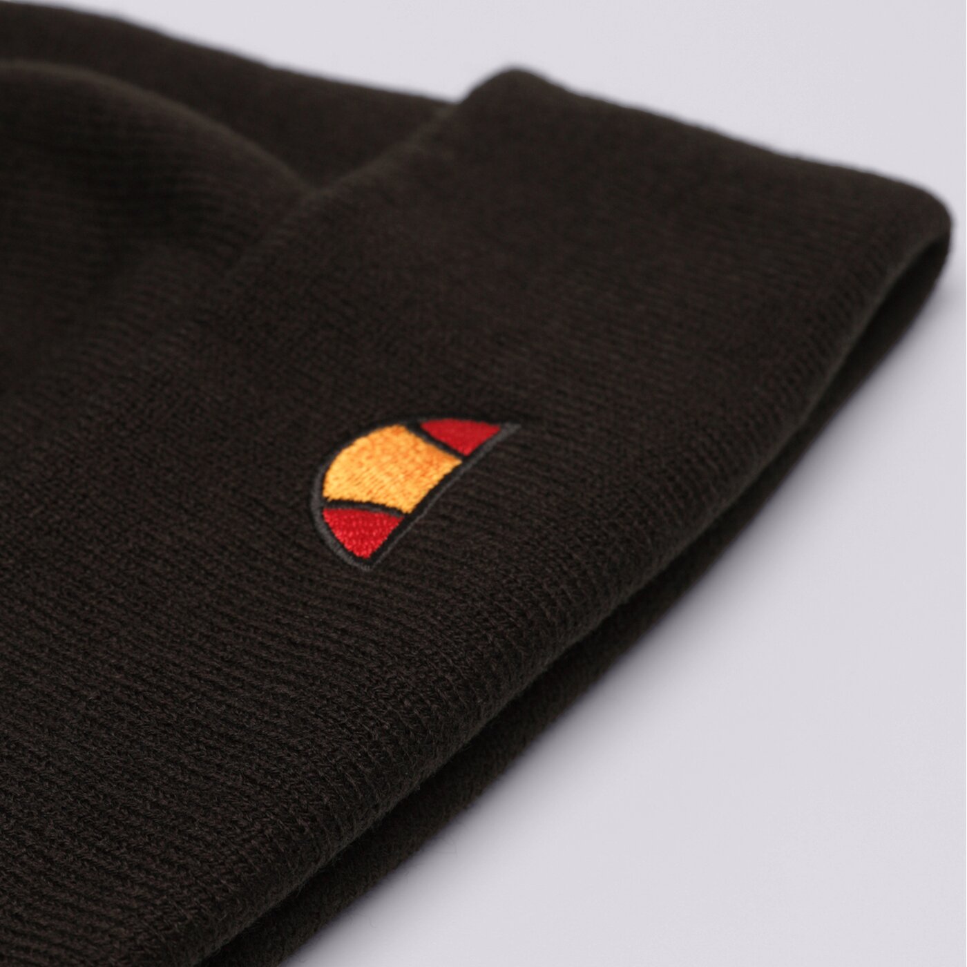 Дамска зимна шапка ELLESSE ШАПКА THAR BEANIE BLK sata2365011 цвят черен