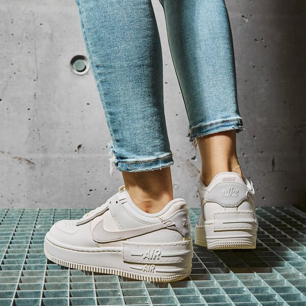Дамски маратонки NIKE AIR FORCE 1 SHADOW cu8591-102 цвят бежов