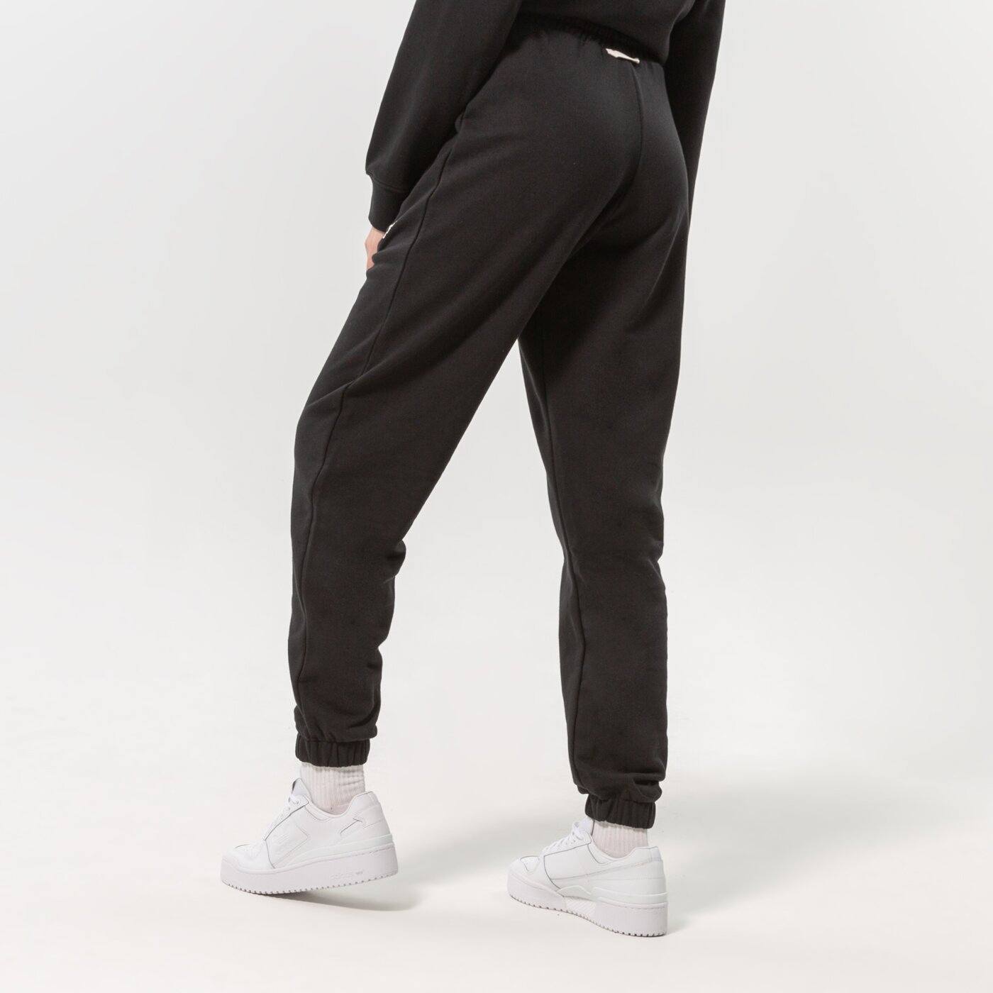Дамски панталони ADIDAS ПАНТАЛОНИ TRACK PANTS hm4872 цвят черен