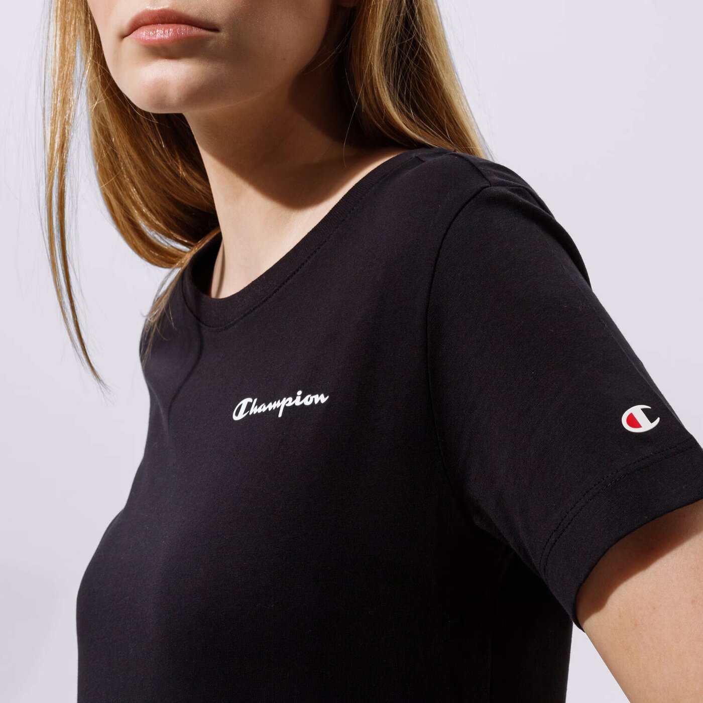 Дамска тениска CHAMPION ТЕНИСКА CREWNECK ТЕНИСКА 112605kk001 цвят черен