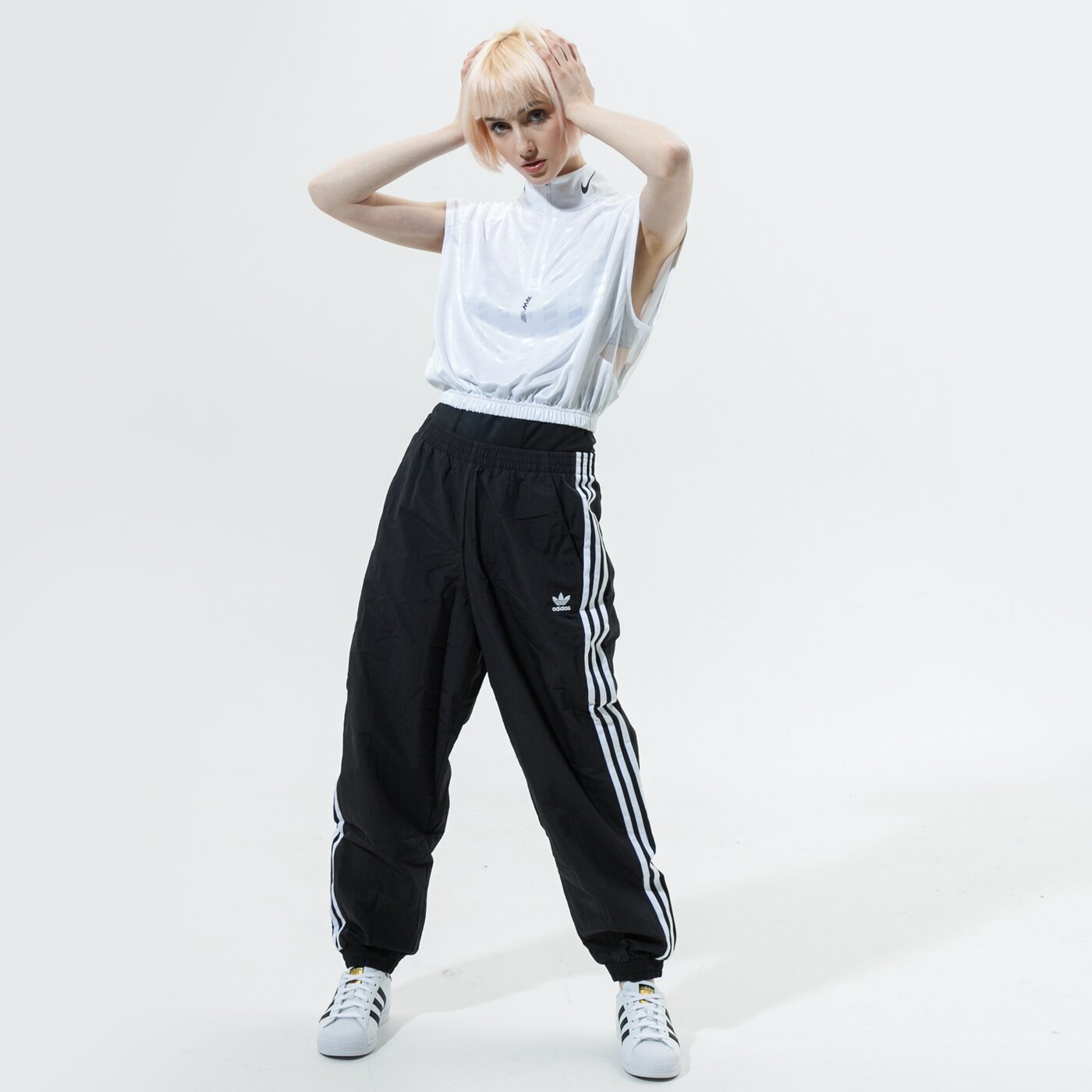 Дамска тениска NIKE ТЕНИСКА SPORTSWEAR cz8288-100 цвят бял