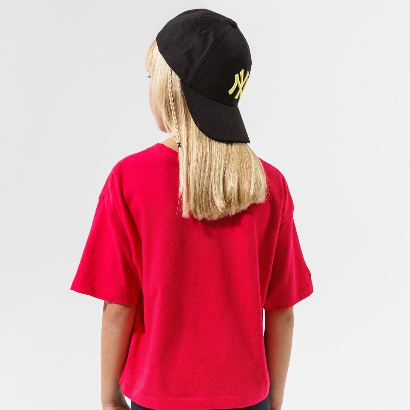 Детска тениска JORDAN ТЕНИСКА JUMPMAN BY NIKE TEE GIRL 45a763-a9v цвят червен