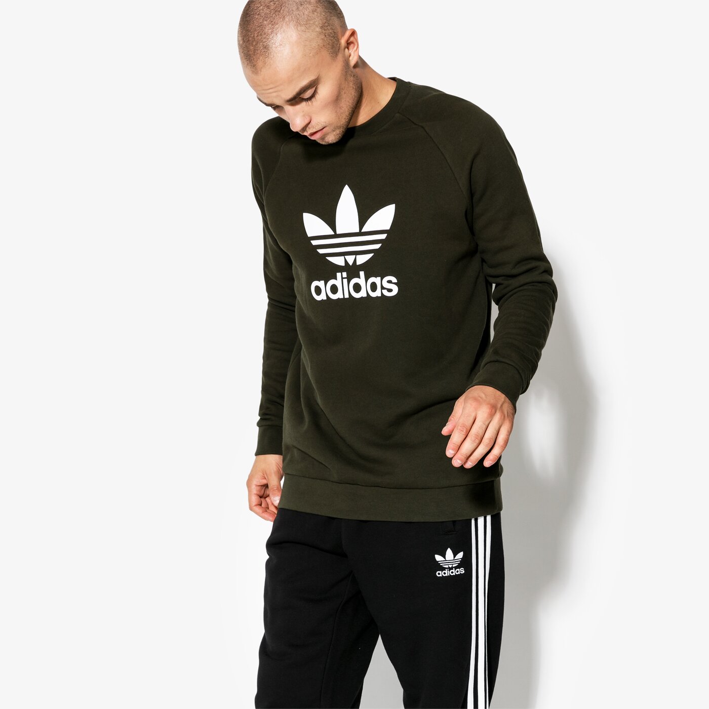 Мъжки суичър ADIDAS СУИТЧЪР TREFOIL CREW ADICOLOR dm7834 цвят каки