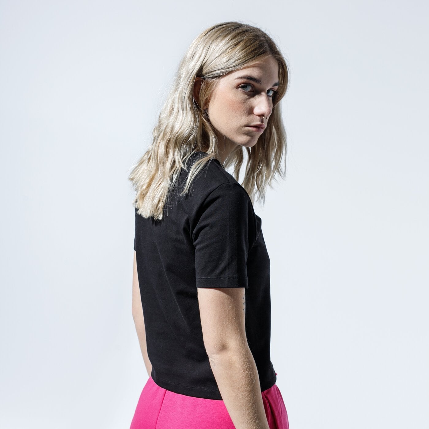 Дамска тениска PUMA ТЕНИСКА TFS GRAPHIC CROP ТОП 59625801 цвят черен