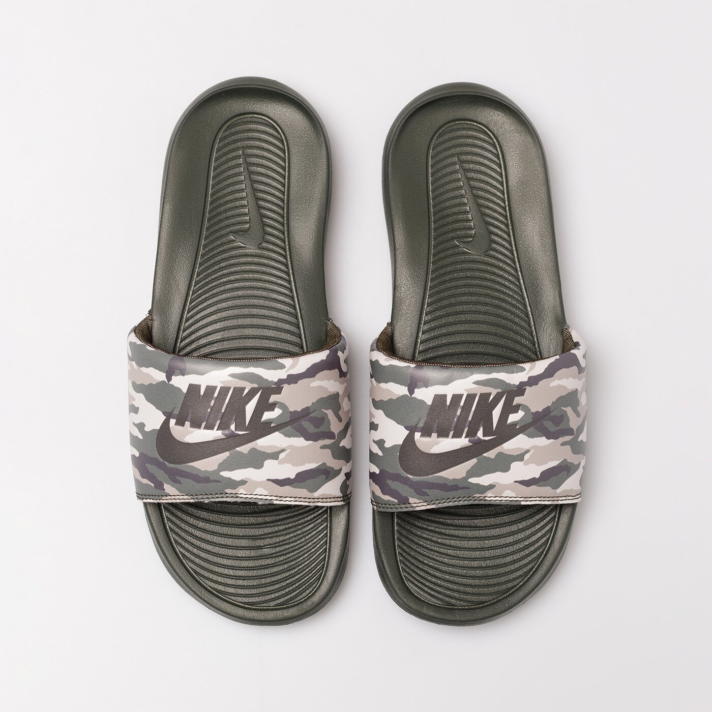 Мъжки чехли и сандали NIKE VICTORI ONE cn9678-300 цвят многоцветен