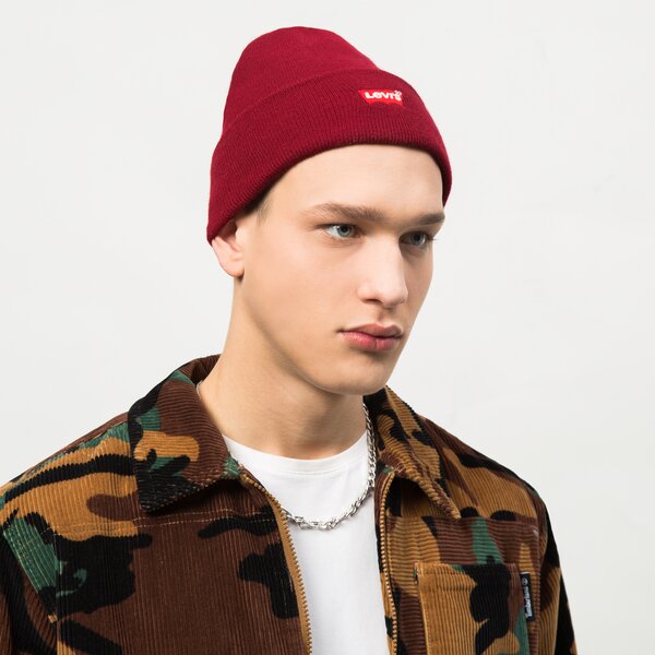 Дамска зимна шапка LEVI'S ШАПКА RED BATWING EMBROIDERED BEANIE 38022-0184 цвят бордо