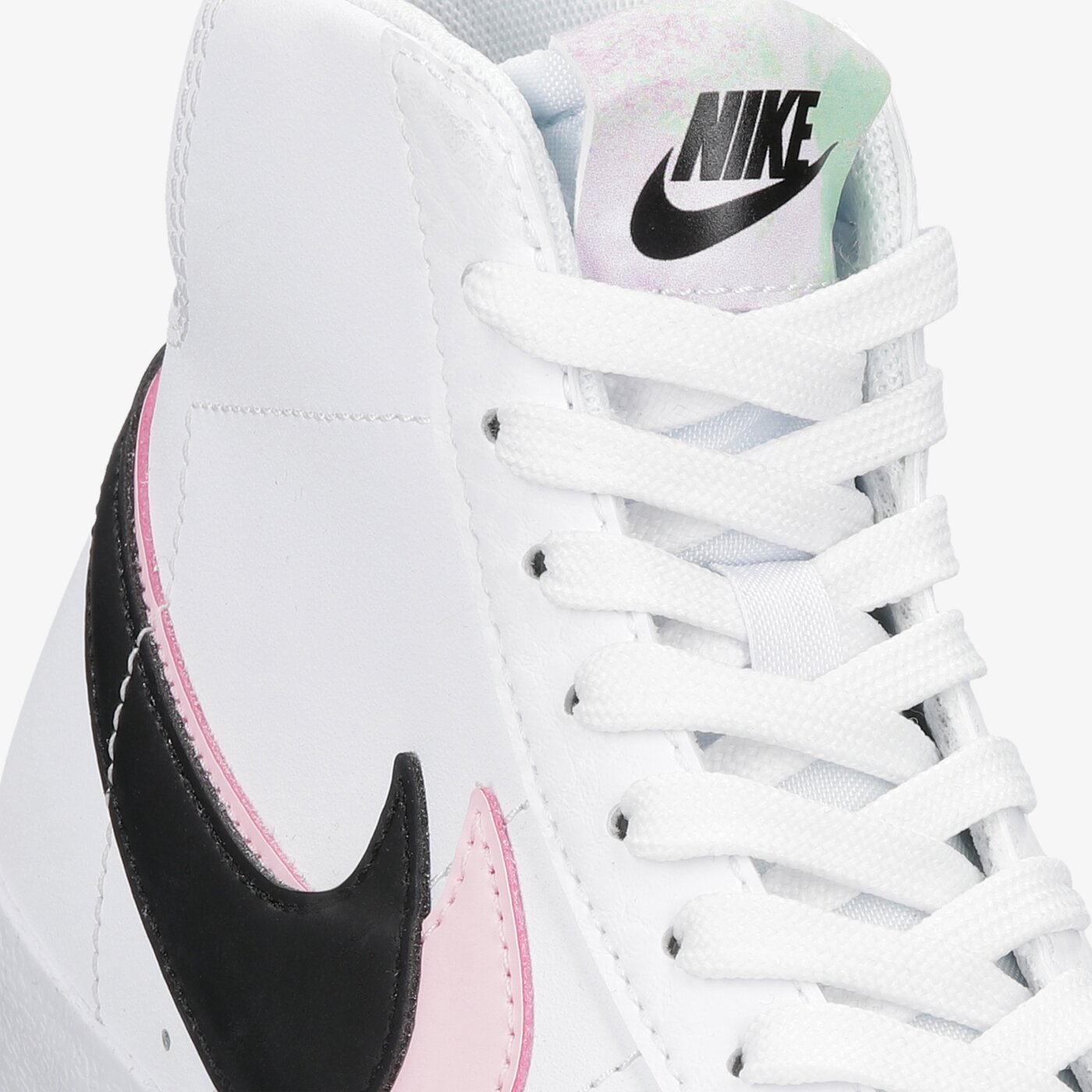 Детски маратонки NIKE BLAZER MID '77 SE dd1847-101 цвят бял