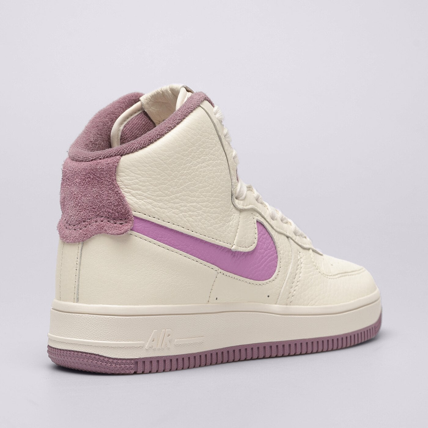 Дамски маратонки NIKE W AF1 SCULPT dz2782-100 цвят бежов