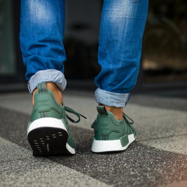 Мъжки маратонки ADIDAS NMD_R1 by9692 цвят зелен