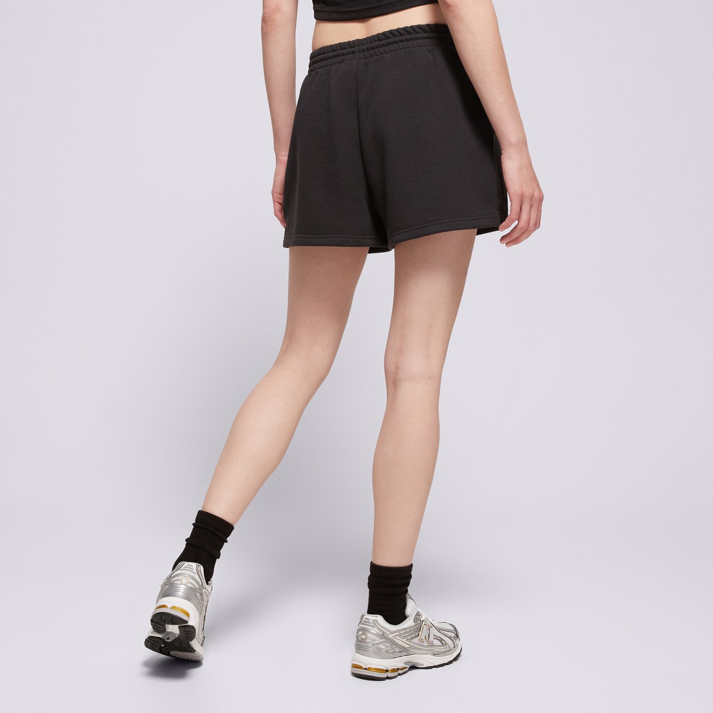 Дамски къси панталони NEW BALANCE ШОРТИ SPORT ESSENTIALS ws41500bk цвят черен