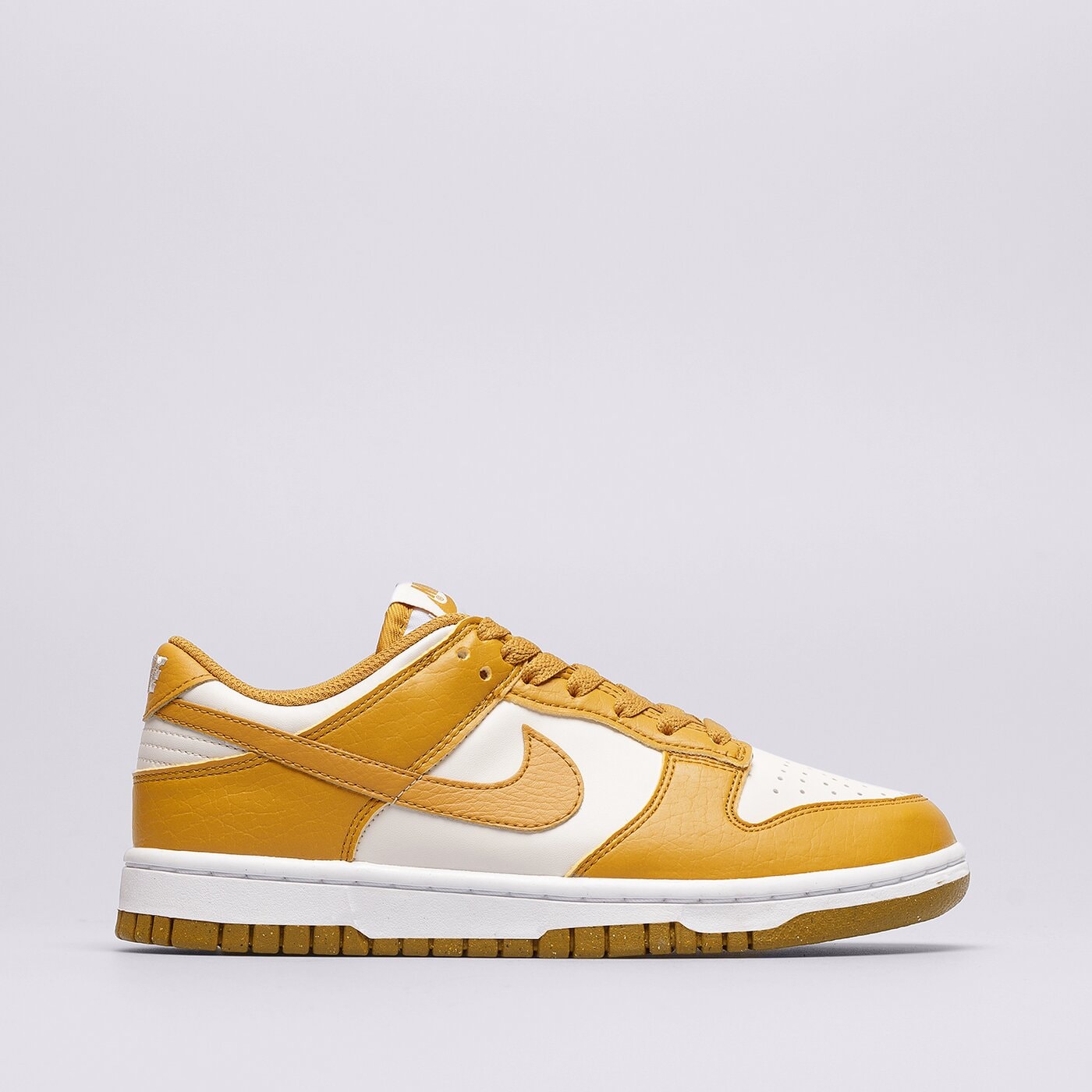 Дамски маратонки NIKE DUNK LOW NEXT NATURE dn1431-001 цвят оранжев