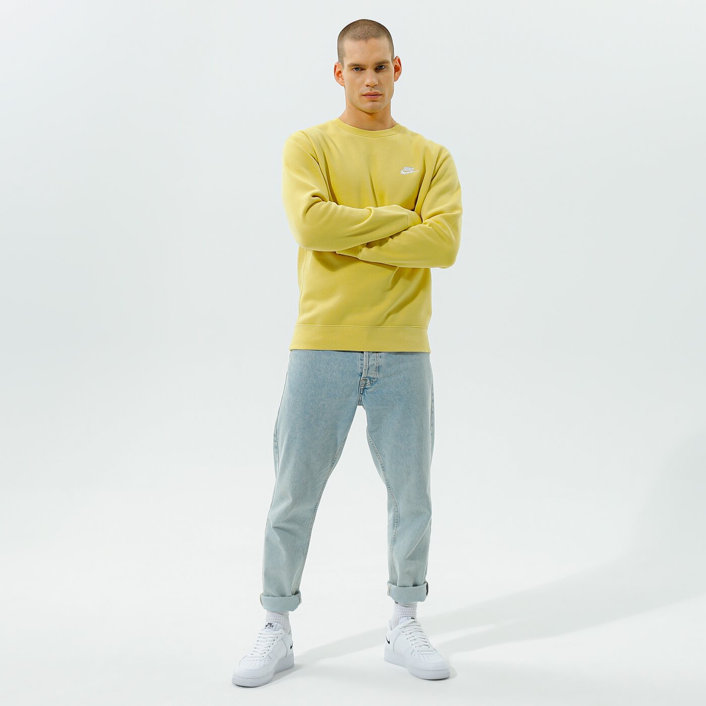 Мъжки суичър NIKE СУИТЧЪР SPORTSWEAR CLUB FLEECE bv2662-700 цвят жълт