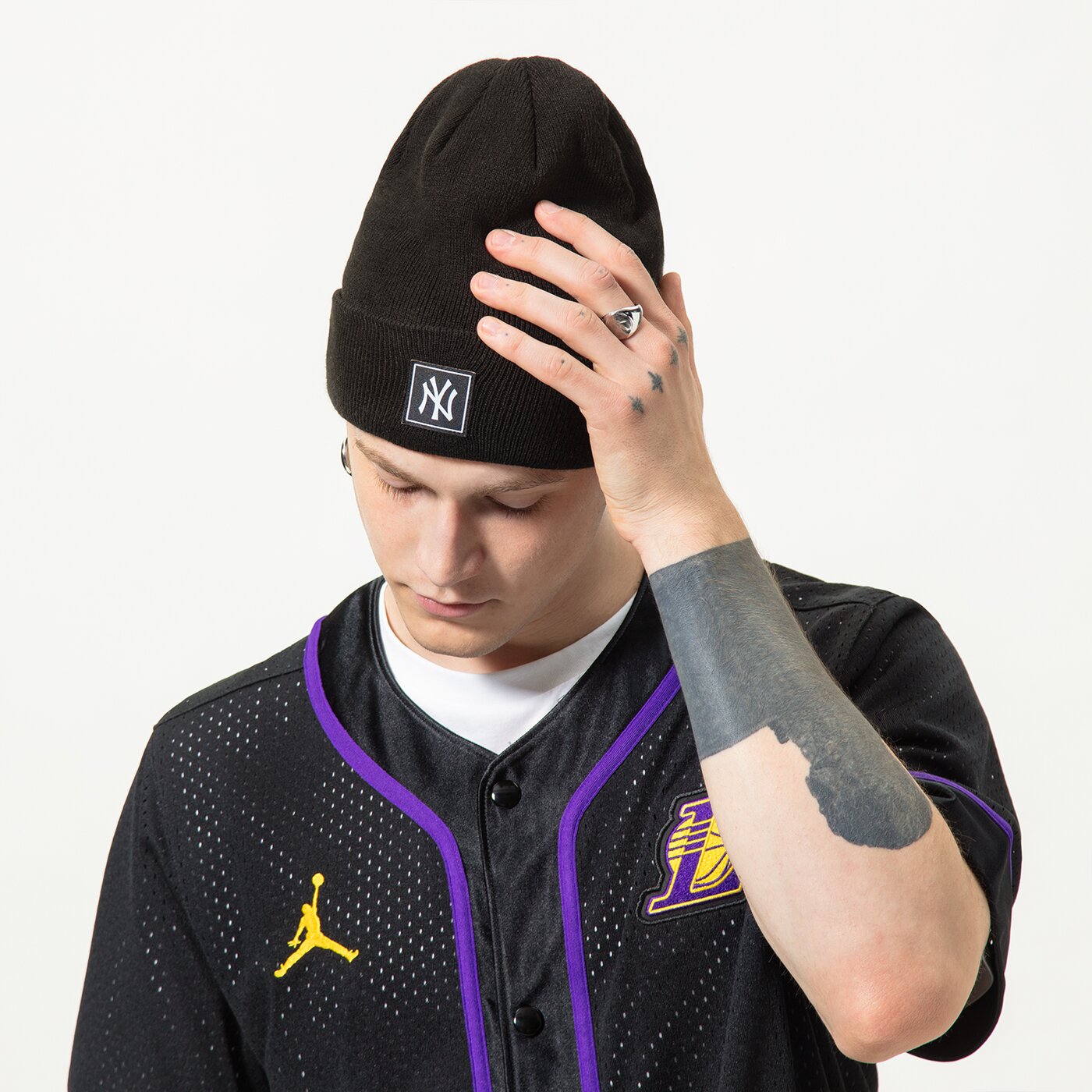 Мъжка зимна шапка NEW ERA ШАПКА TEAM BEANIE NYY BLK NEW YORK YANKEES BLKOTC 60284968 цвят черен