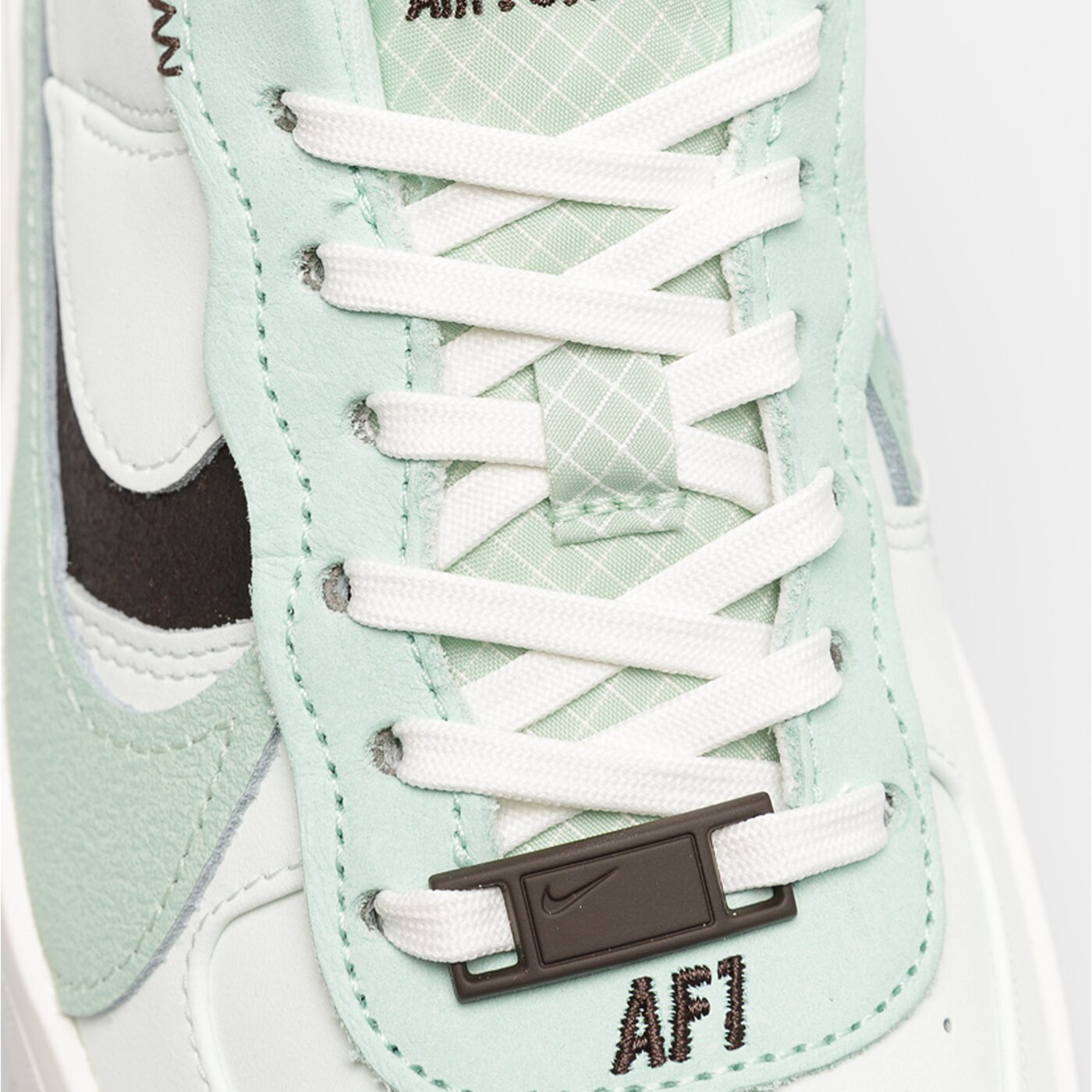 Дамски маратонки NIKE W AIR FORCE 1 PLT.AF.ORM  dx3730-300 цвят зелен