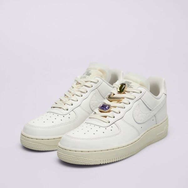Дамски маратонки NIKE AIR FORCE 1 LOW PREMIUM dn5463-100 цвят бял