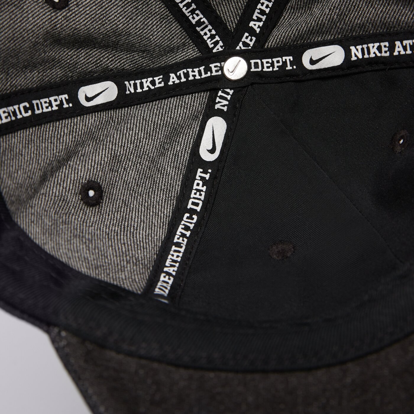 Дамска шапка с козирка NIKE ШАПКА U NK CLUB CAP U CB DENIM 24 L hf0383-010 цвят черен