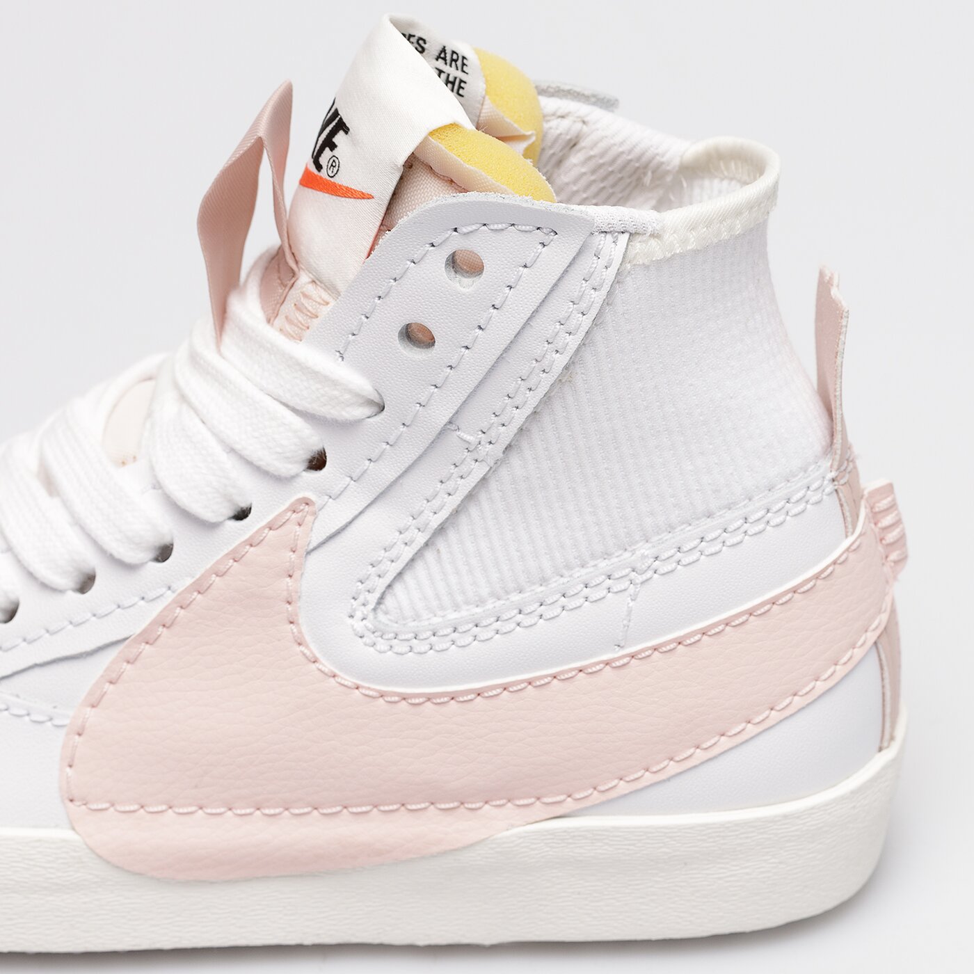 Дамски маратонки NIKE BLAZER 77 JUMBO dq1471-101 цвят бял