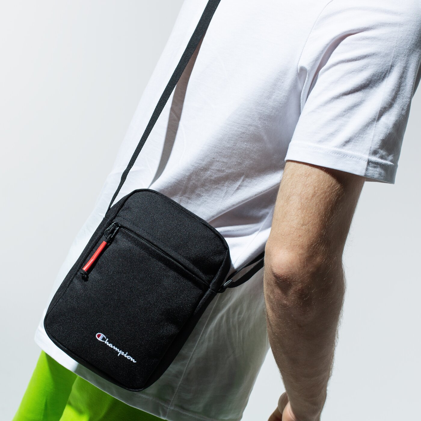 Дамски сак CHAMPION ЧАНТА BASIC SMALL BAG 805147kk001 цвят черен