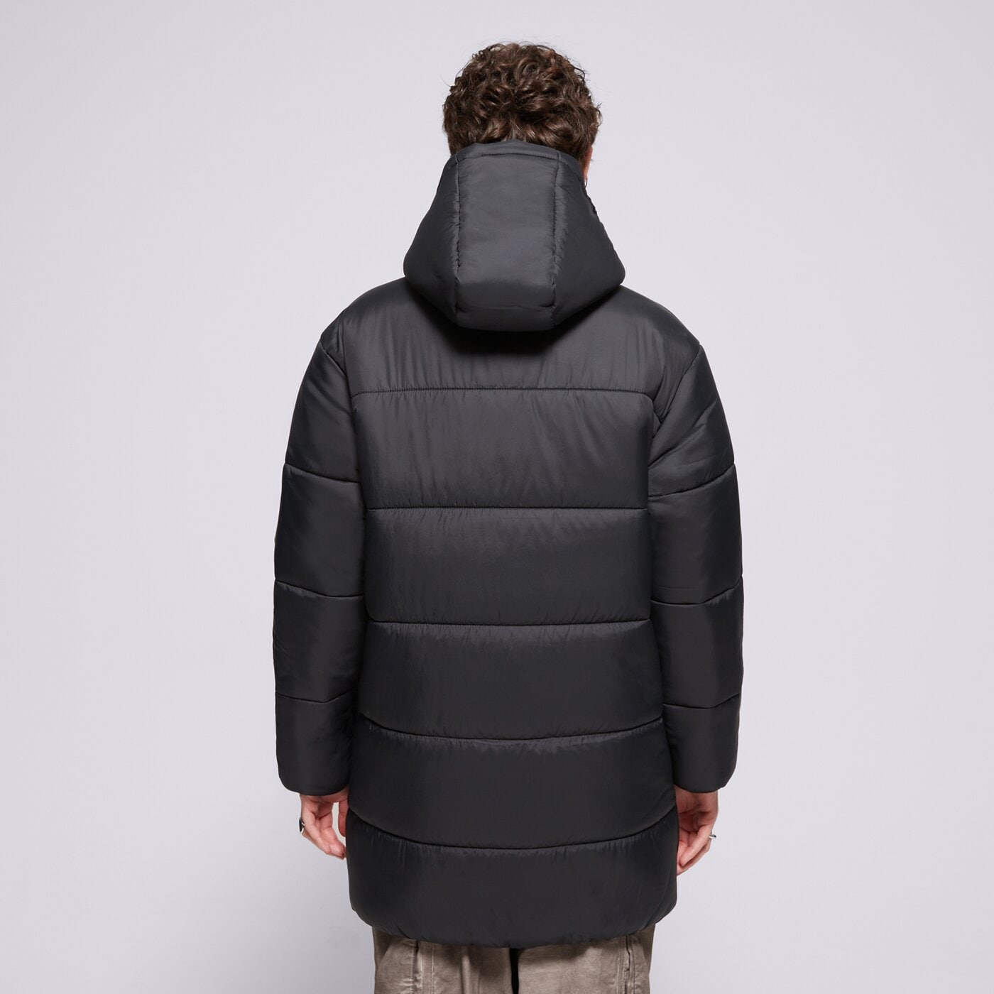 Дамско зимно яке NIKE ЯКЕ ЗИМНО W NSW TF SNFL NK CLSC PRKA fz5903-010 цвят черен