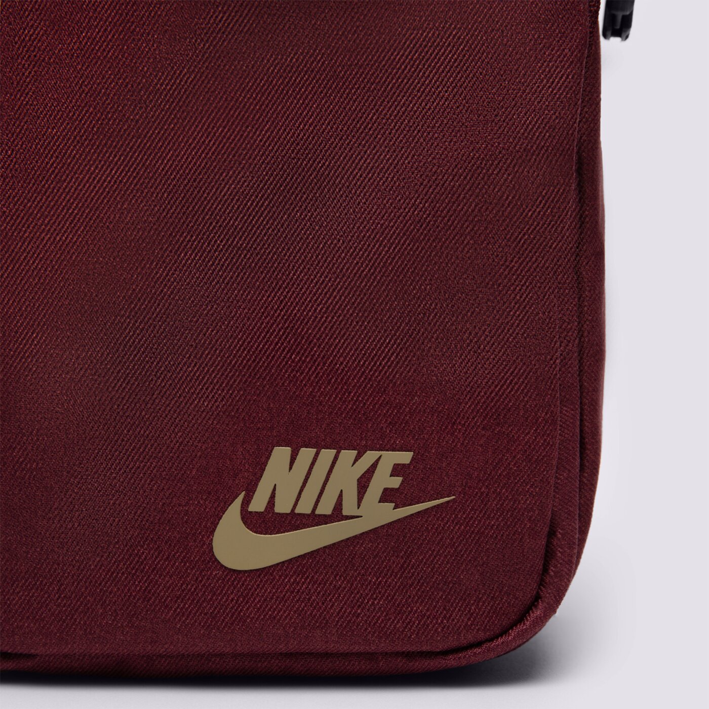 Дамска чанта за кръст NIKE ЧАНТА NK ELMNTL PRM CRSSBDY dn2557-681 цвят бордо