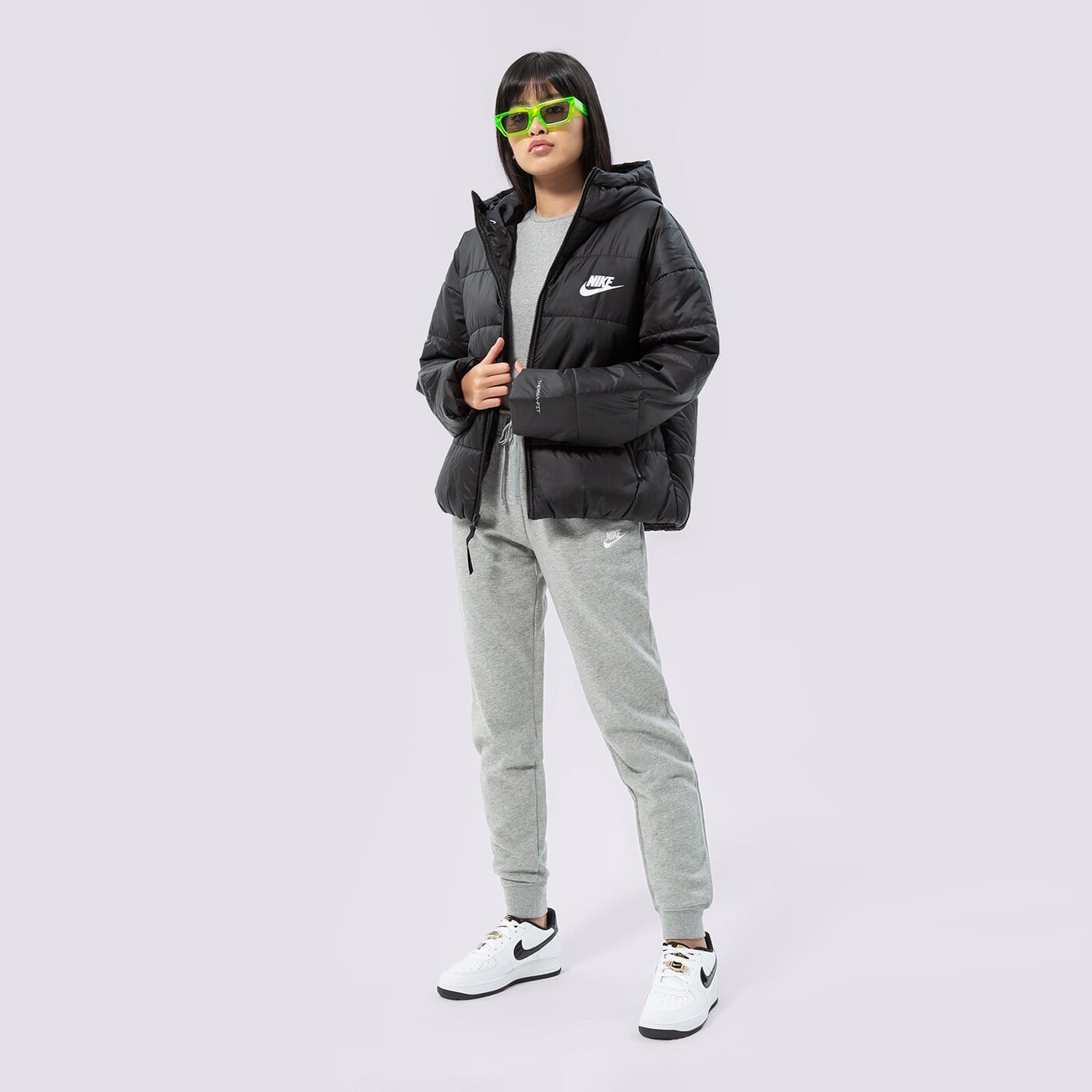 Дамско зимно яке NIKE SWOOSH PADDED JACKET  dx1797-010 цвят черен