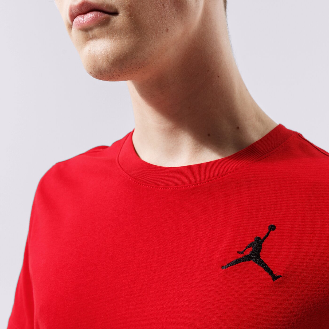 Мъжка тениска JORDAN ТЕНИСКА M J JUMPMAN EMB SS CREW dc7485-687 цвят червен