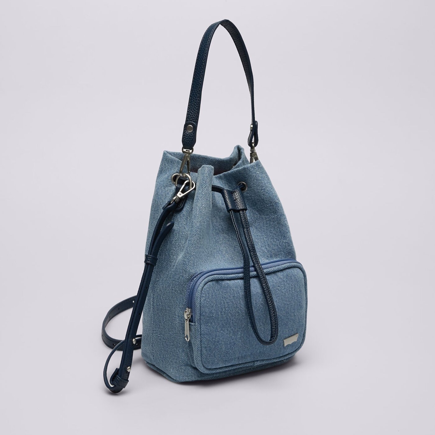 Дамски сак LEVI'S ЧАНТА WOMEN'S BUCKET BAG d7960-0000 цвят син