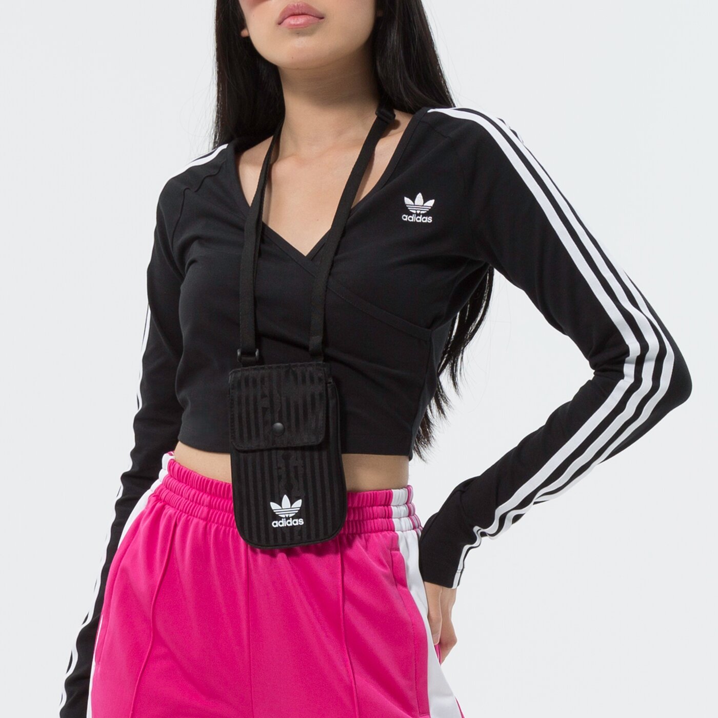 Дамски сак ADIDAS ЧАНТА POUCH hd7023 цвят черен