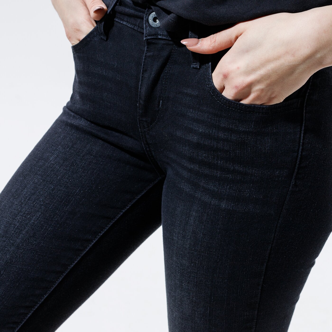 Дамски панталони LEVI'S 710 SUPER SKINNY JEANS  17778-0421 цвят черен