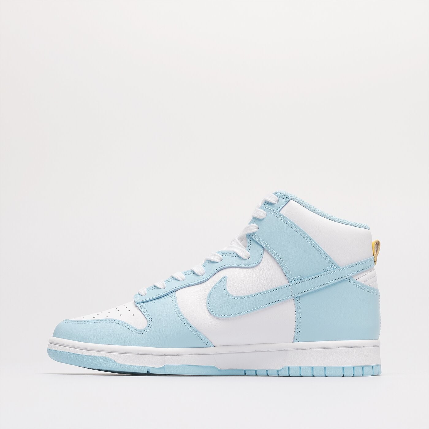 Мъжки маратонки NIKE DUNK HI RETRO BTTYS dd1399-401 цвят бял