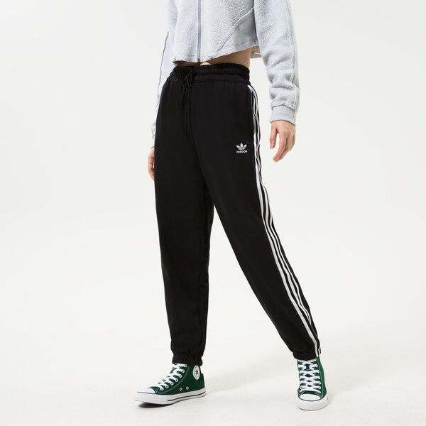 Дамски панталони ADIDAS 3 STRIPES OVERSIZED JOGGERS hm2143 цвят черен