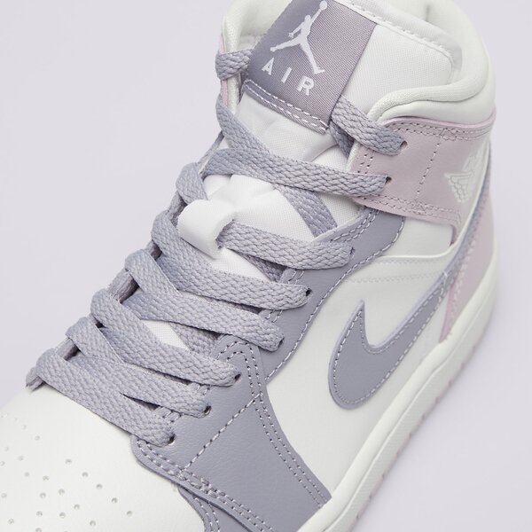 Дамски маратонки WMNS AIR JORDAN 1 MID bq6472-510 цвят виолетов