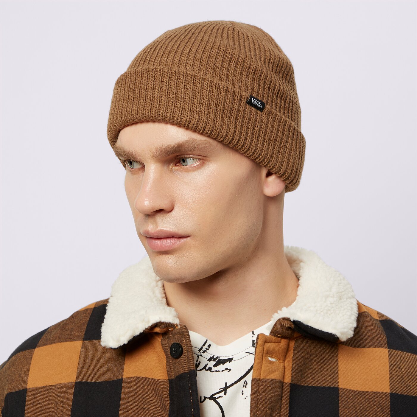 Дамска зимна шапка VANS ШАПКА MN CORE BASICS vn000k9y0e01 цвят кафяв