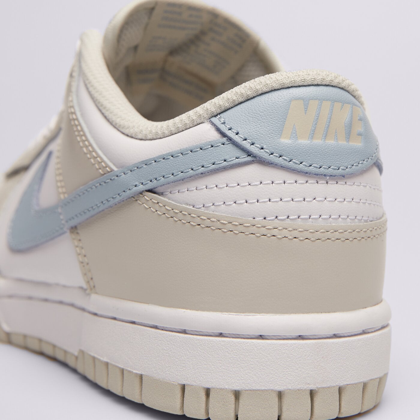 Дамски маратонки NIKE DUNK LOW  hf0023-100 цвят бежов