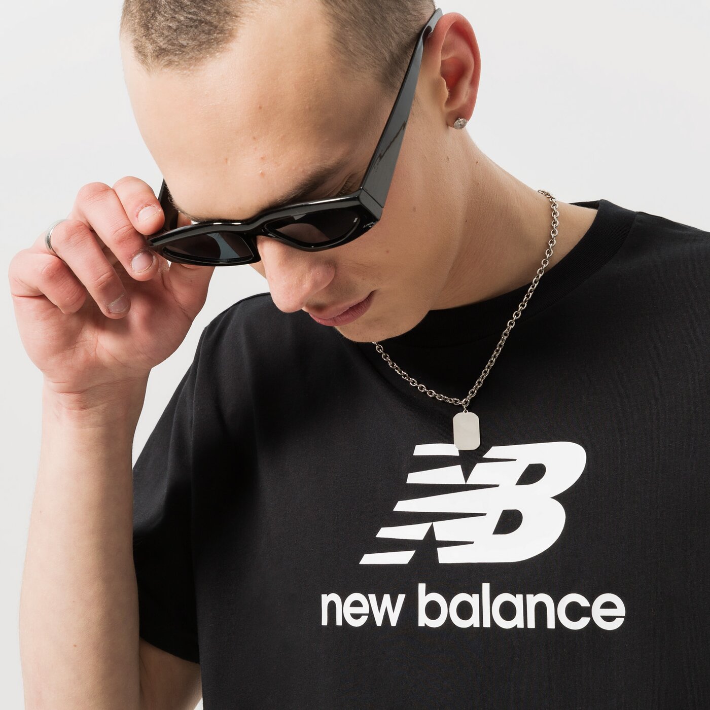 Мъжка тениска NEW BALANCE ТЕНИСКА NB ESSENTIALS LOGO TEE mt31541bk цвят черен