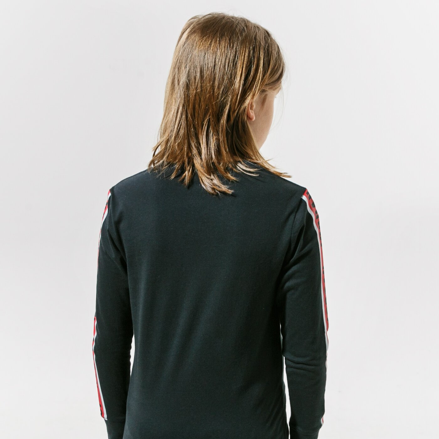 Детска тениска JORDAN ТЕНИСКА TAPED UP L/S TEE 95a074-023 цвят черен