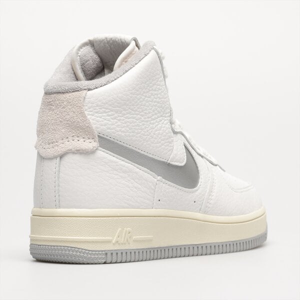 Дамски маратонки NIKE W AF1 SCULPT dc3590-101 цвят бял