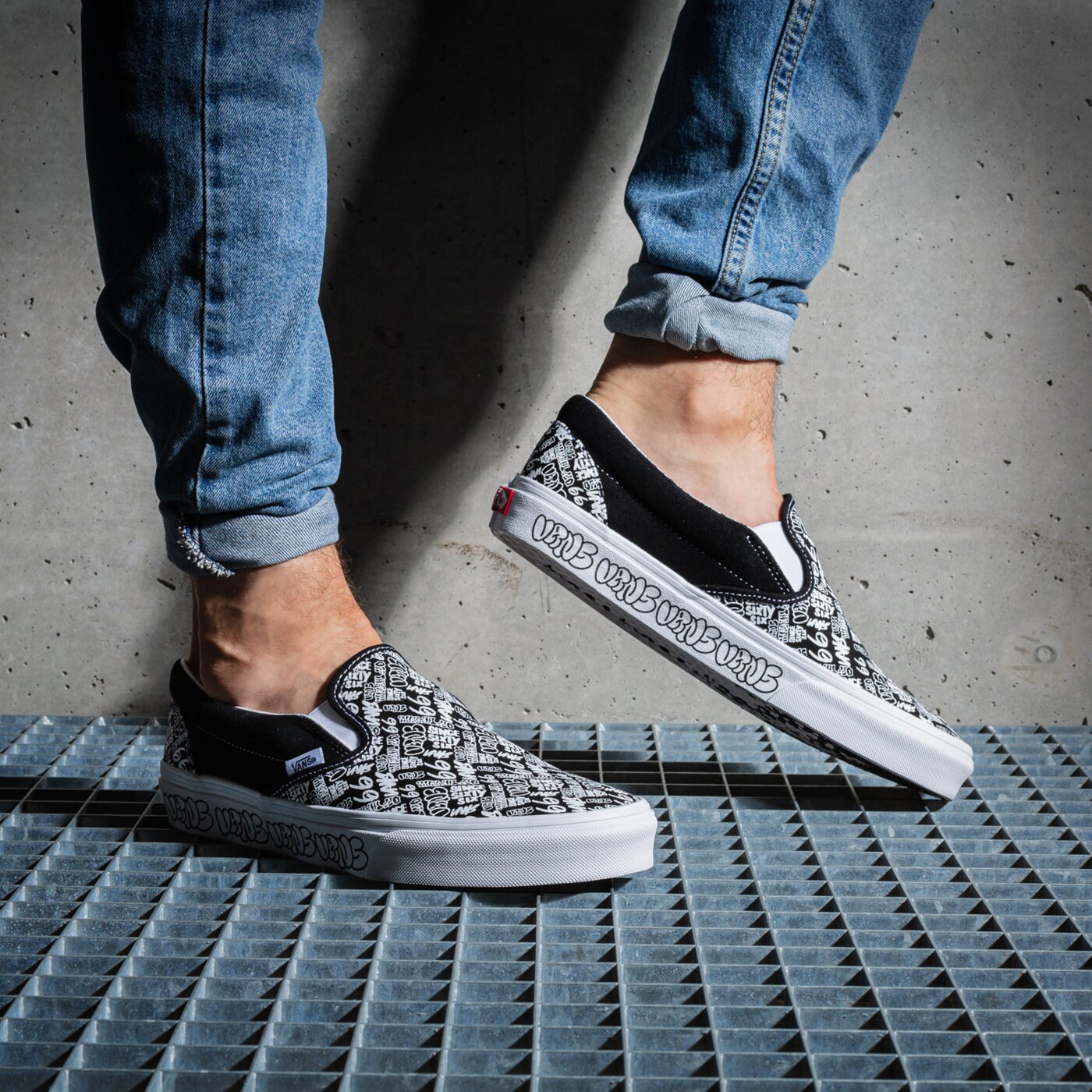 Мъжки маратонки VANS UA CLASSIC SLIP-ON vn0a5ao8y281 цвят черен