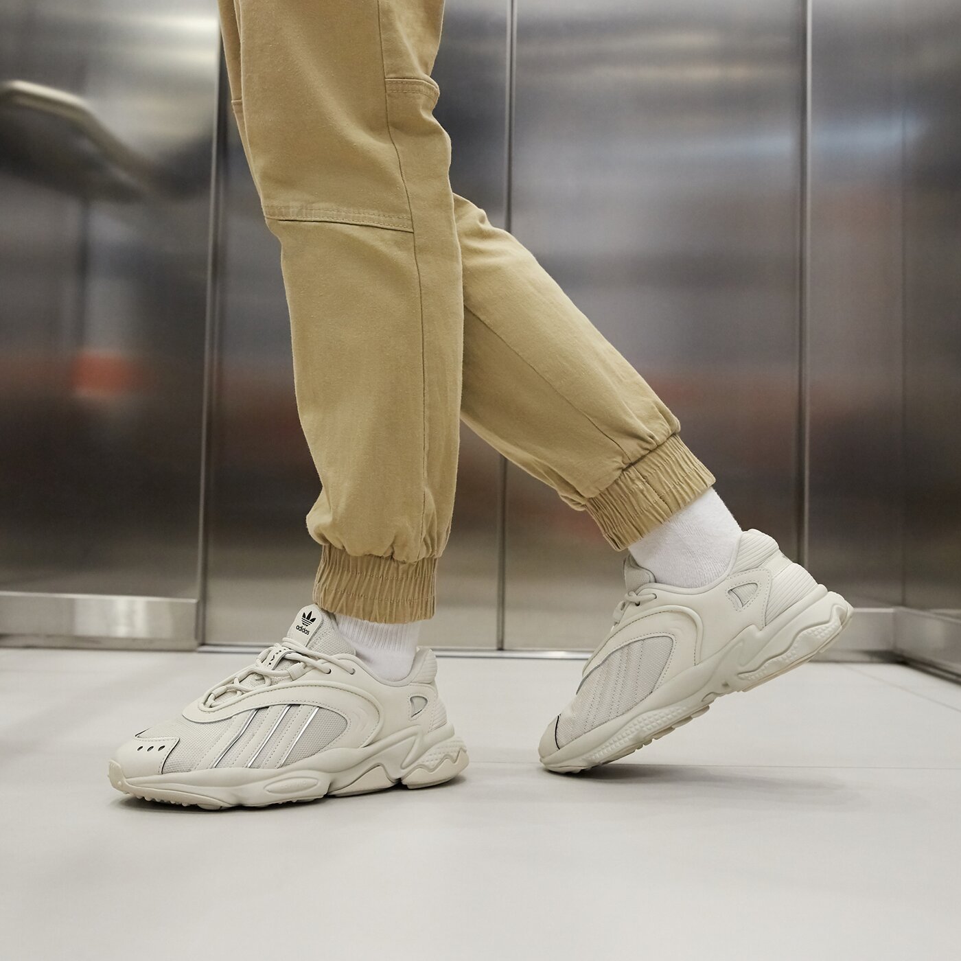 Детски маратонки ADIDAS OZTRAL J ig7397 цвят бежов