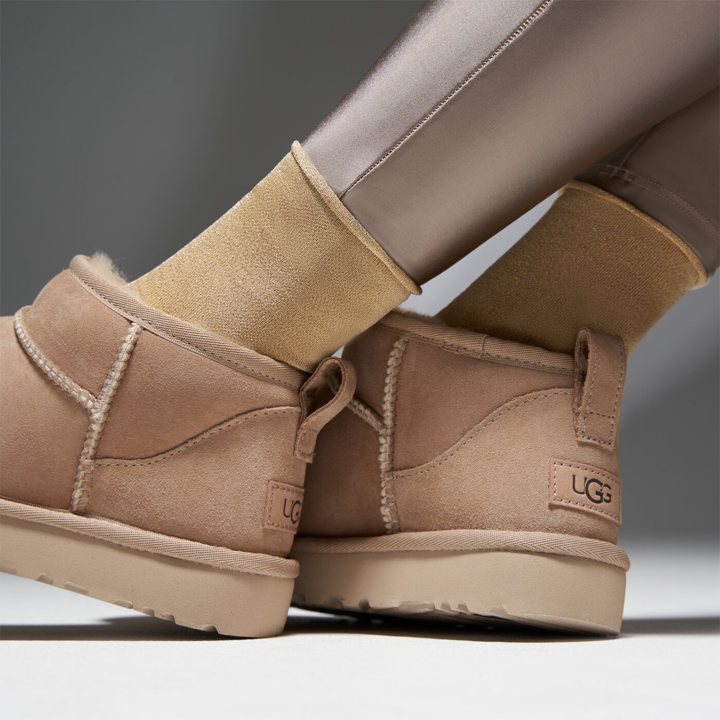 Дамски кежуал UGG CLASSIC ULTRA MINI 1116109-san цвят бежов